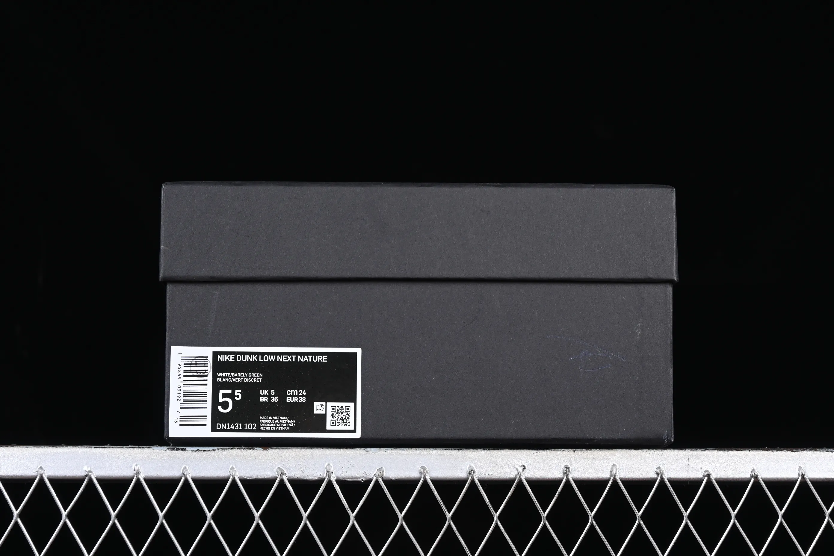 All categories Nk SB Dunk series Nk SB Dunk Low low-top sneakers J version Nk Dunk Low "White Mint" light green strap deconstruction SB smashed backboard fashion casual sneakers DN1431-102